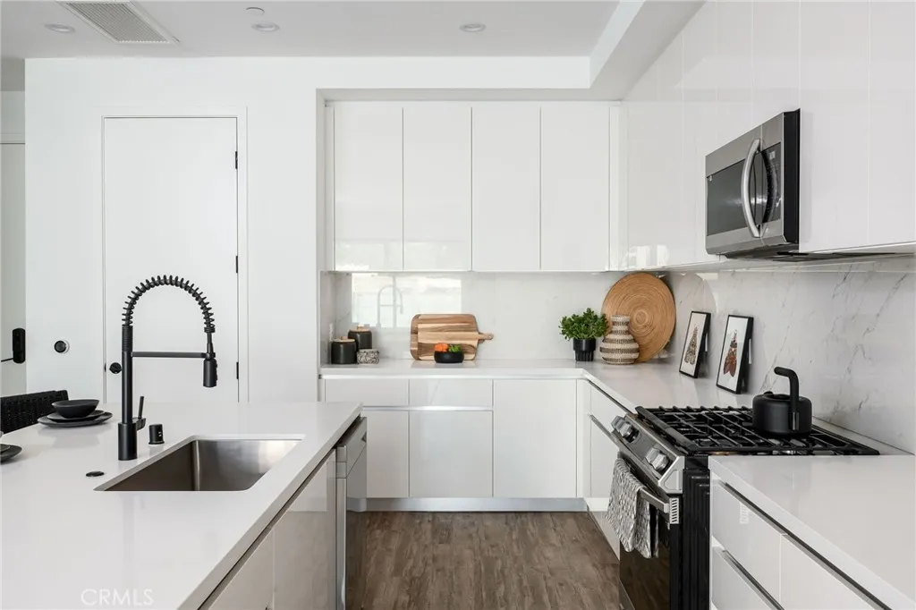 118 Astronaut Ellison S Onizuka Street 501, Los Angeles, California 90012 home-pic-3